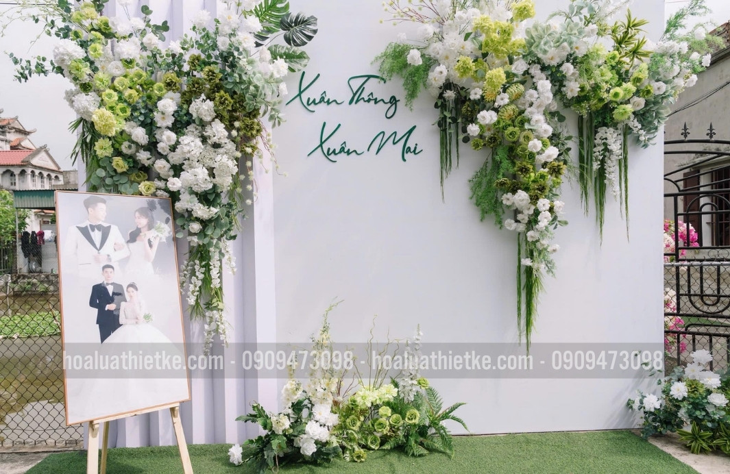 Backdrop hoa giả tông trắng xanh mẫu 1 1